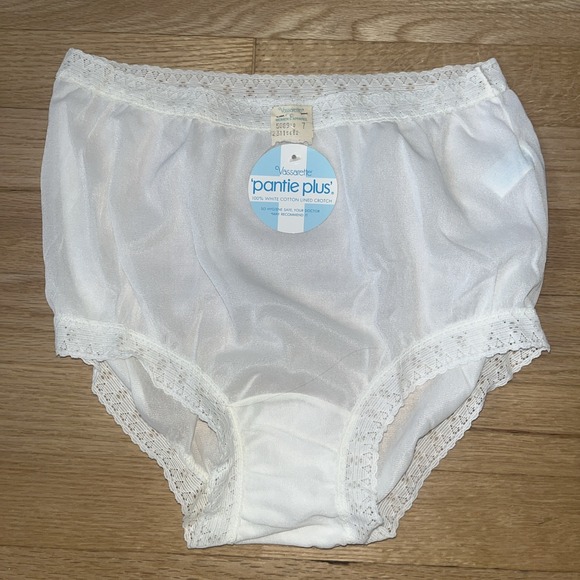 Vintage NWT Vassarette Nylon Panties White Lace Size 7 Pantie Plus USA Made - Picture 1 of 4